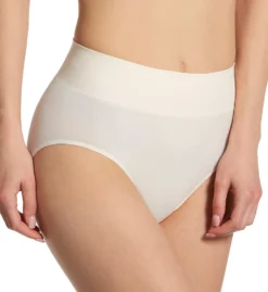 Hanes Smoothing Seamless Hi-Cut Panty - 3 Pack 43USS3